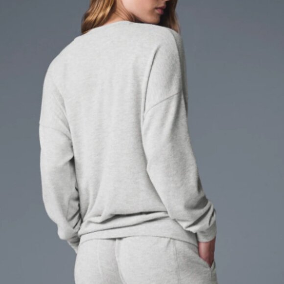 Alo Yoga Soho Matching Set - Picture 3 of 13